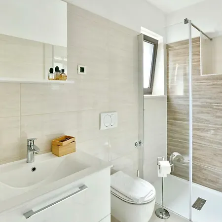 Upper Sea View Apartments Vrsar Exterior foto