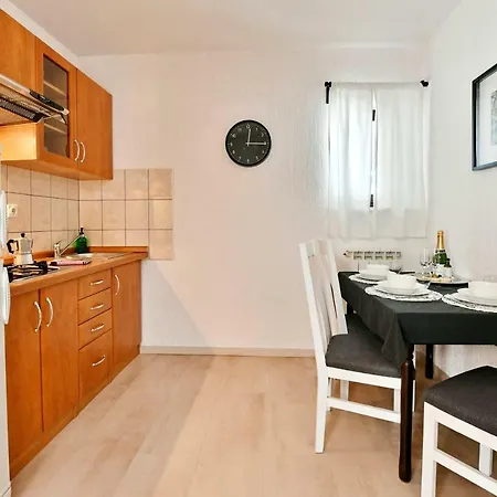 Upper Sea View Apartments Vrsar Exterior foto
